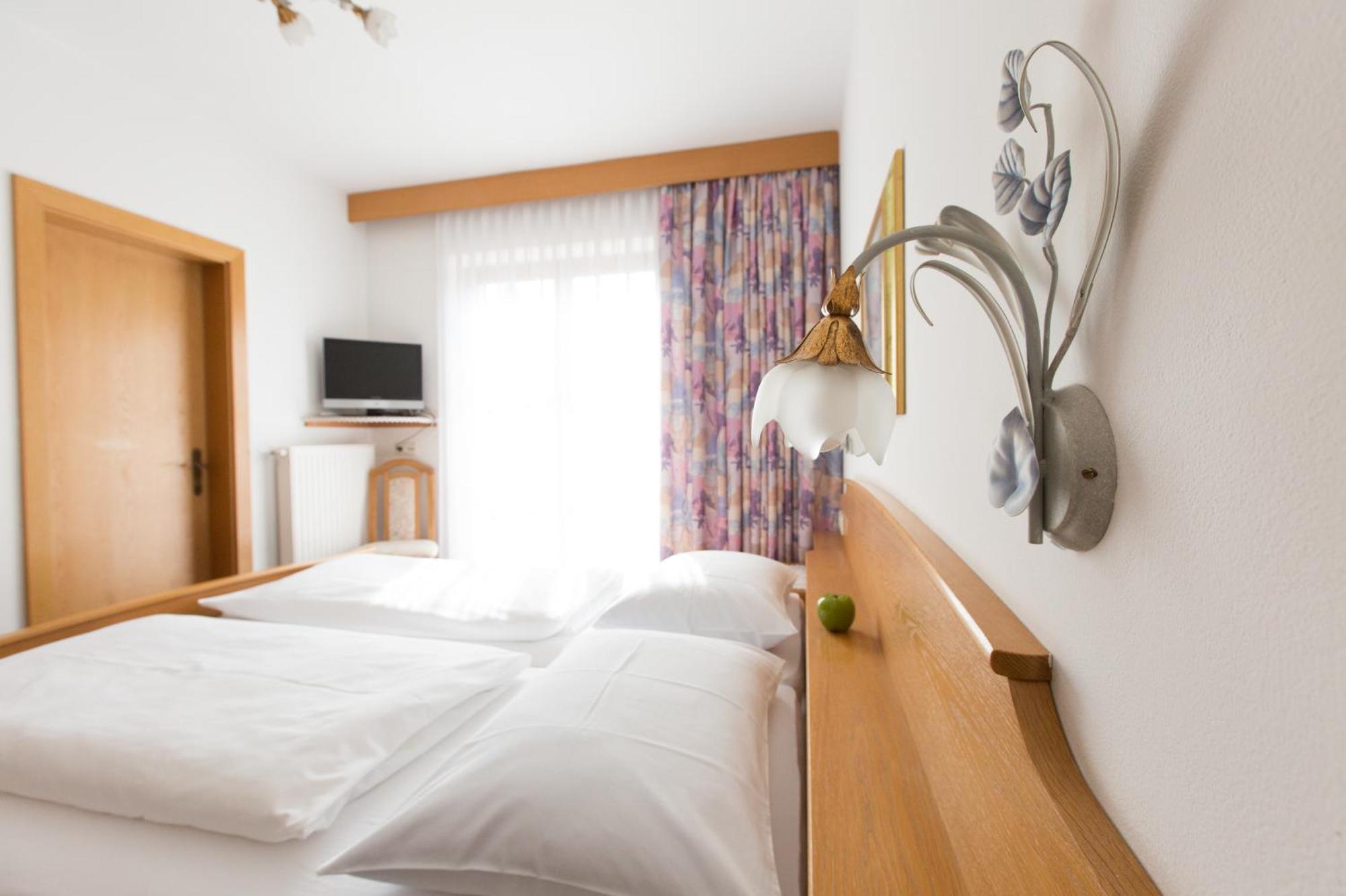 Linghof Bed and Breakfast Tirolo Exteriör bild